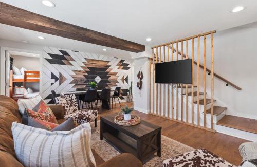 Greenwood Casa | Vibrant Multi Condo Building that Sleeps 48 with 7 Units