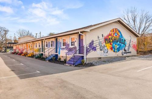 Greenwood Casa | Vibrant Multi Condo Building that Sleeps 48 with 7 Units