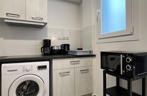 Omonia Apartamento | Vibrant Omonia Oasis, Modern Apartment in the Heart of Athens