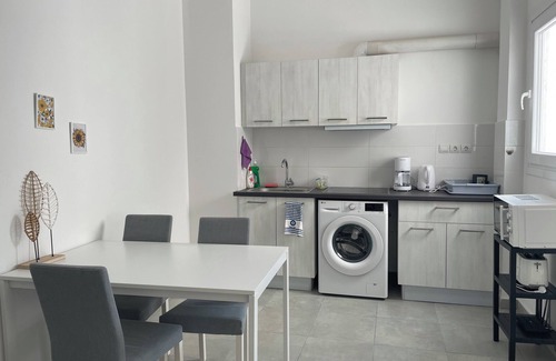 Omonia Apartamento | Vibrant Omonia Oasis, Modern Apartment in the Heart of Athens