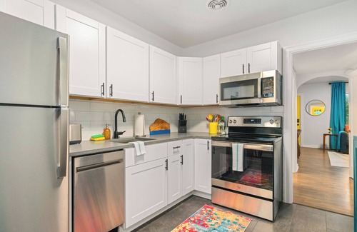 Port Angeles Cabaña | Vibrant Parkside Retreat -Newly Renovated, Hot Tub & Walkable to Downtown!