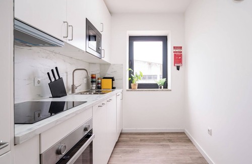 Sao Mamede de Infesta Apartamento | HostWise - Vibrant Urban Flat
