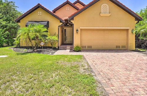 Rotonda Lakes Casa | Vibrant Rotonda West Home w/ Lanai & Grill!