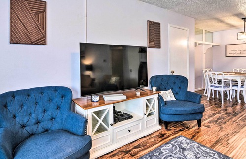 El Lago Condominio | Vibrant Seabrook Condo w/ Waterfront Pool!