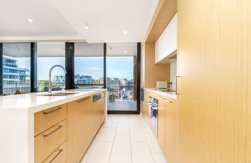 Kingston Apartamento | Vibrant Stay with Lakeside Charm in Kingston