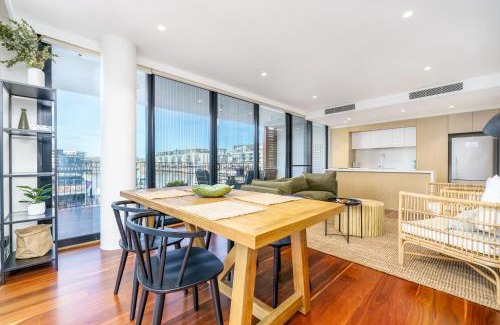 Kingston Apartamento | Vibrant Stay with Lakeside Charm in Kingston - Hosted by Canstay