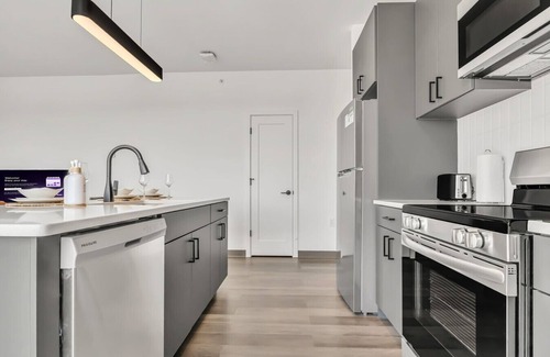 University Circle Apartamento | Vibrant & Sunny 2BR | Cleveland Clinic