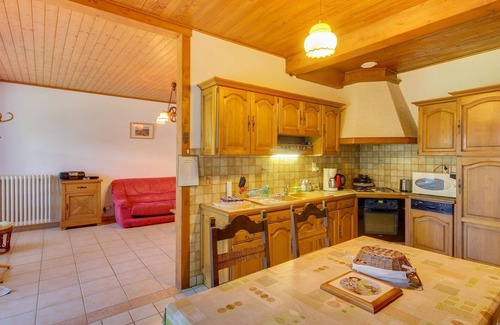 Vic-sur-Cere Casa | Casa en Vic-sur-Cère con Balcón
