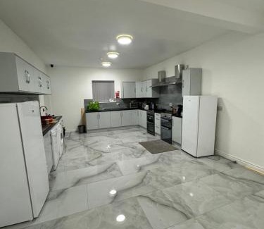 Oldham Casa | Vic Vic property