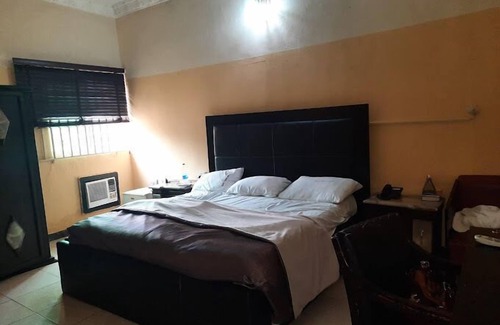 Benin City Hotel | Vichi Gates Suites
