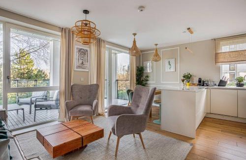 Uxbridge North Apartamento | Vick's house with parking and EV chrgr
