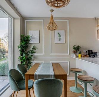 Uxbridge North Apartamento | Vick's house with parking and EV chrgr