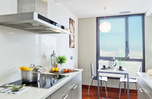 Provencals del Poblenou Apartamento | Victoria Diagonal Mar 2: Lujoso Apartamento Turístico Dúplex Cerca de la Playa
