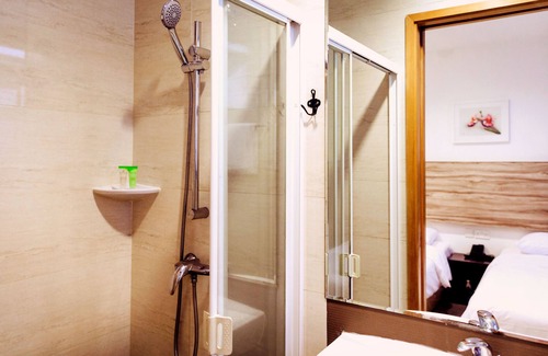 Rochor Hotel | Victoria Hotel, a NuVe Group Collection