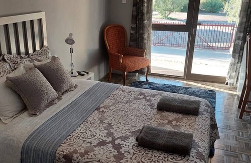 Beaufort West Casa | Victoria Oaks Beaufort West Guest House
