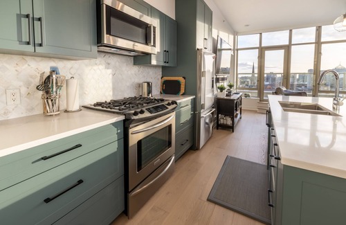 Downtown Victoria Apartamento | Victoria's SEA-Cret-Stunning Olympic and Inner Harbour Views from 450 sq ft Balcony