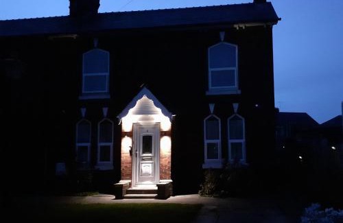Deeside Casa | Victoria Villas