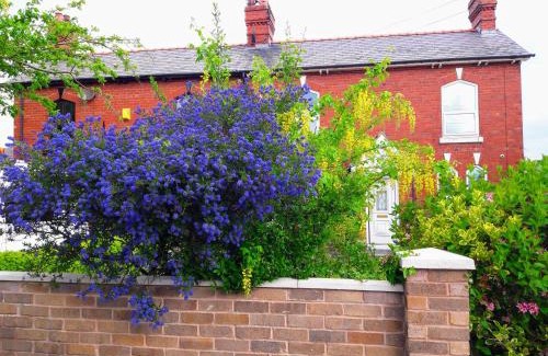 Deeside Casa | Victoria Villas