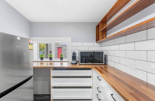 Ballarat Cabaña | Victorian Charm meets Modern Ease near Lake and CBD