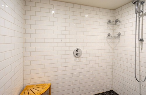 Trinity - Bellwoods Casa | Victorian Charm Meets Modern Luxury 4-Bedroom Trinity Bellwoods Haven Awaits!