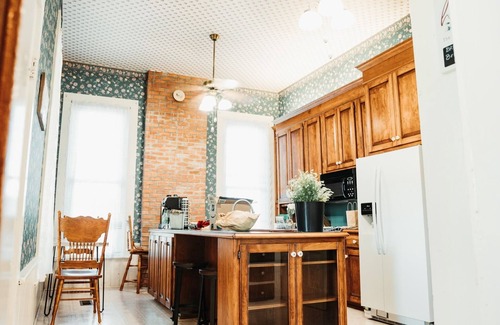 Lamont Casa | Victorian Country Home on the edge of town. Event venue, weekend home.