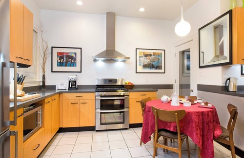 North of the Panhandle Condominio | ❤️ Victorian Elegance. Relax & Work. GARAGE & Garden & Free Cleaning!