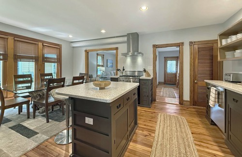 Lewes Casa | Victorian Guesthouse In The Center of Historic Downtown Lewes
