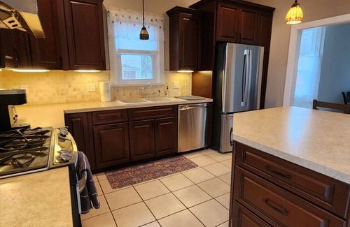 Manistee Casa | Victorian Haven in Manistee 1 Mile to Lake Michigan