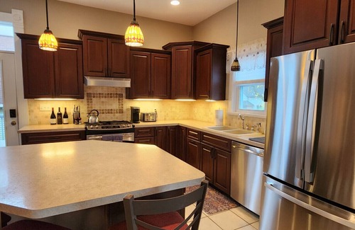Manistee Casa | Victorian Haven in Manistee 1 Mile to Lake Michigan