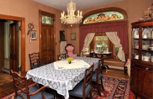 Clearfield Cama Y Desayuno | Victorian Loft Bed and Breakfast
