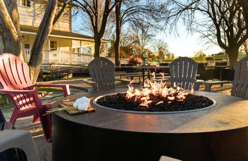Paso Robles Casa | Victorian Manor In Paso Robles Wine Country Pool Hot Tub Firepit Tennis Court Sleeps 28