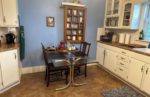 Manistee Casa | Victorian manor suites in Manistee, Michigan - Pet friendly, no fee.