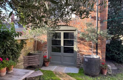 Stamford Apartamento | Victorian Red Brick Barn in the Heart of Stamford