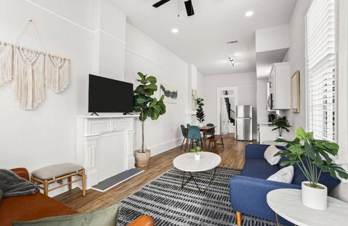 Tulane - Gravier Casa | Victorian Shotgun | Near French Quarter + CBD!