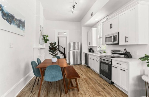 Tulane - Gravier Casa | Victorian Shotgun | Near French Quarter + CBD!