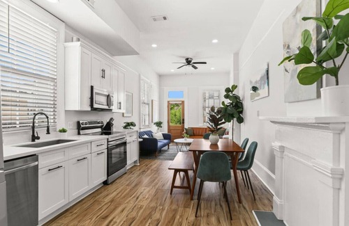 Tulane - Gravier Casa | Victorian Shotgun | Near French Quarter + CBD!