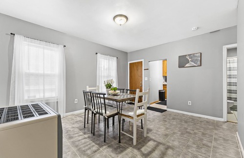 New Bedford Apartamento | Vida Comfy Inn Modern 3BR- 8 mins to downtown