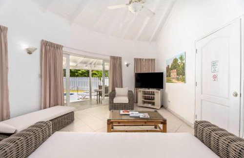 Lascelles Villa | Vida Mejor - East Pool