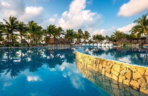 Villa Juarez Hotel | Vidanta Exclusive Resort, Experience Luxury vacation Mexico to Caribbean Sea.