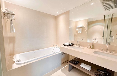Pathumwan Hotel | VIE Hotel Bangkok - MGallery