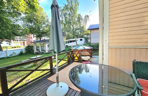 Hameenlinna Apartamento | Viehättävä boheemi puutalo