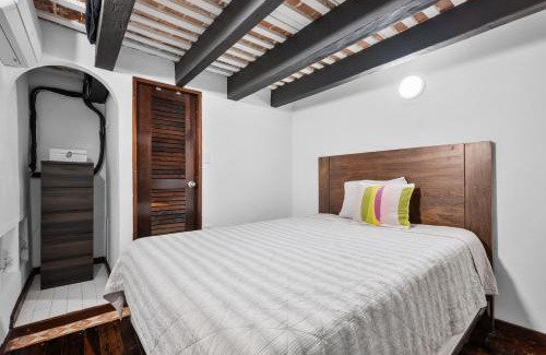 Catedral Apartamento | Viejo San Juan Art Loft Fast Wifi Ac
