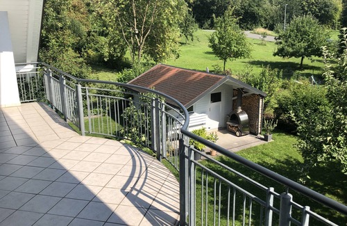 Weidenberg Apartamento | Viel Platz, für die ganze Familie. Mitten im Grünen aber ganz nah an Bayreuth.