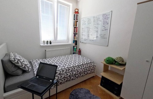 Nibelungen-Viertel Apartamento | Vienna: Cozy 2-Room Apt. (U3 - Schweglerstrasse)