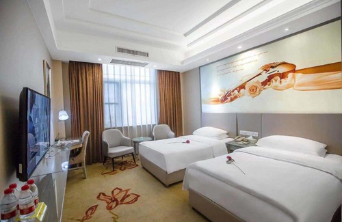 Wolong District Hotel | Vienna Hotel Nanyang People Road