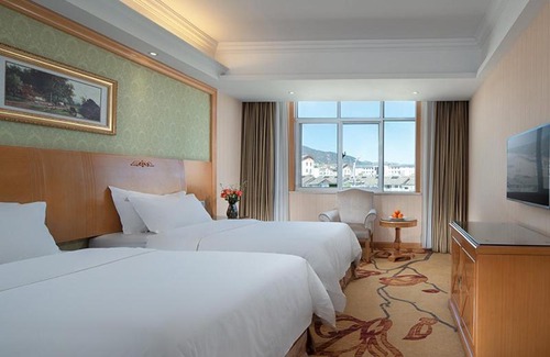 Gucheng Hotel | Vienna International Hotel Lijiang Yuxue Avenue