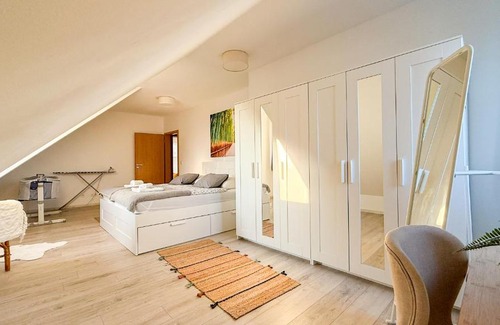 Sußenbrunn Apartamento | Vienna's Nature Corner - charming rooftop family apartment