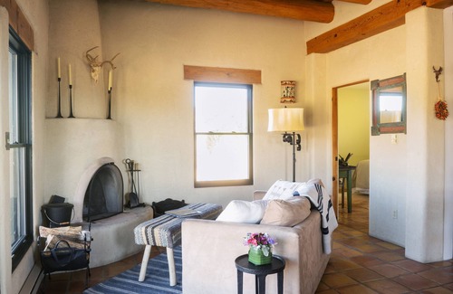 Abiquiu Casa | Viento del Rio - Abiquiu Casita W/Private Hot Tub