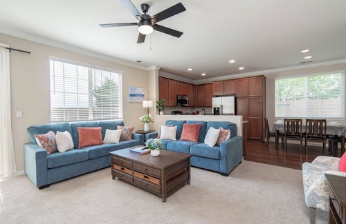 Northwest Reno Casa | View-Filled Four Bedroom Family Retreat