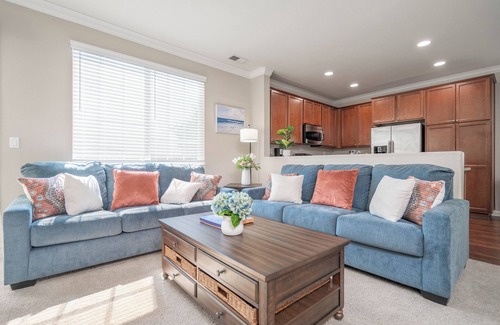Northwest Reno Casa | View-Filled Four Bedroom Family Retreat